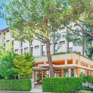 https://albergo-sorriso.it-lombardy.com